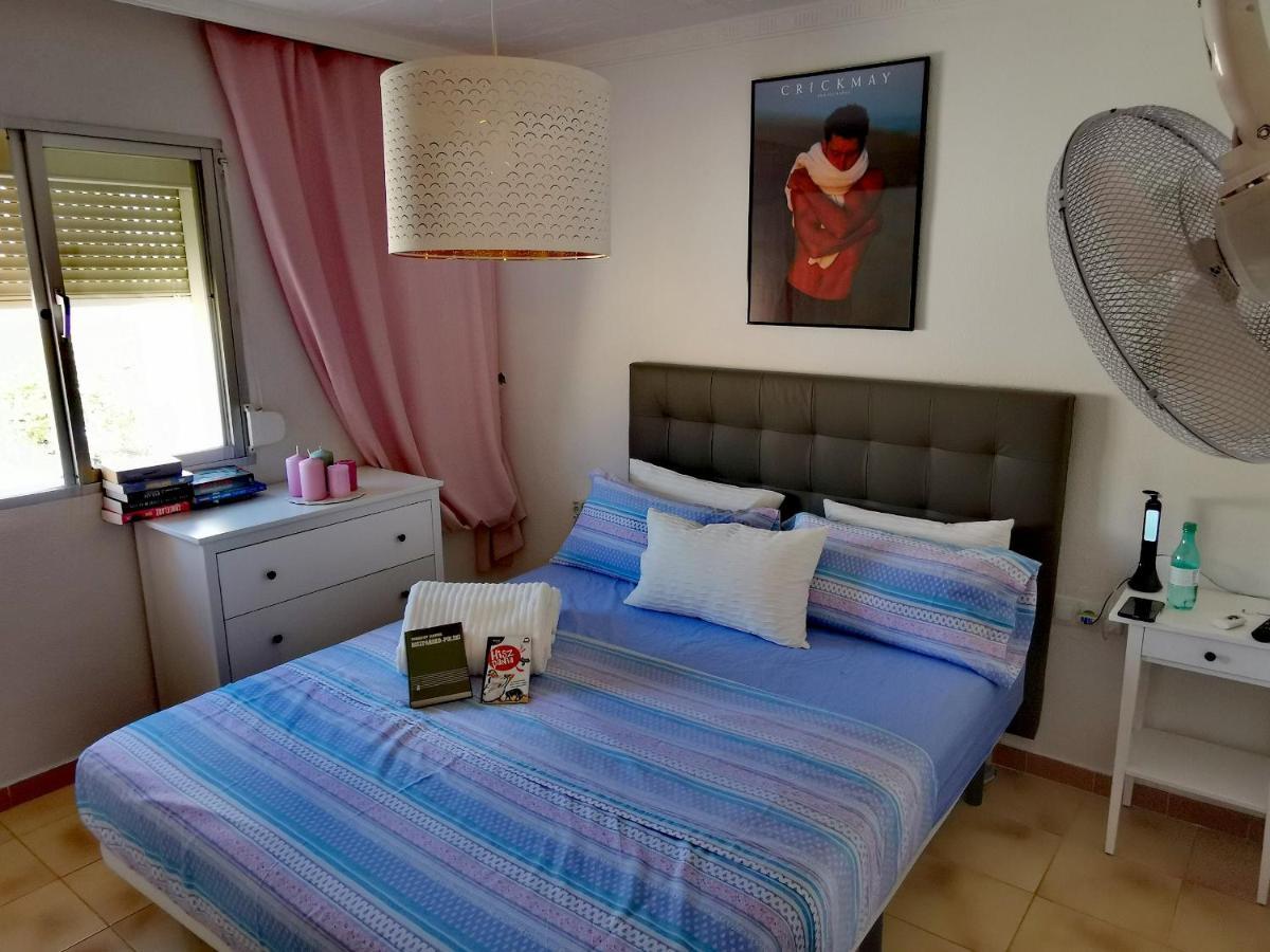 Apartamento Regina Apartment Фуeнхирола Екстериор снимка