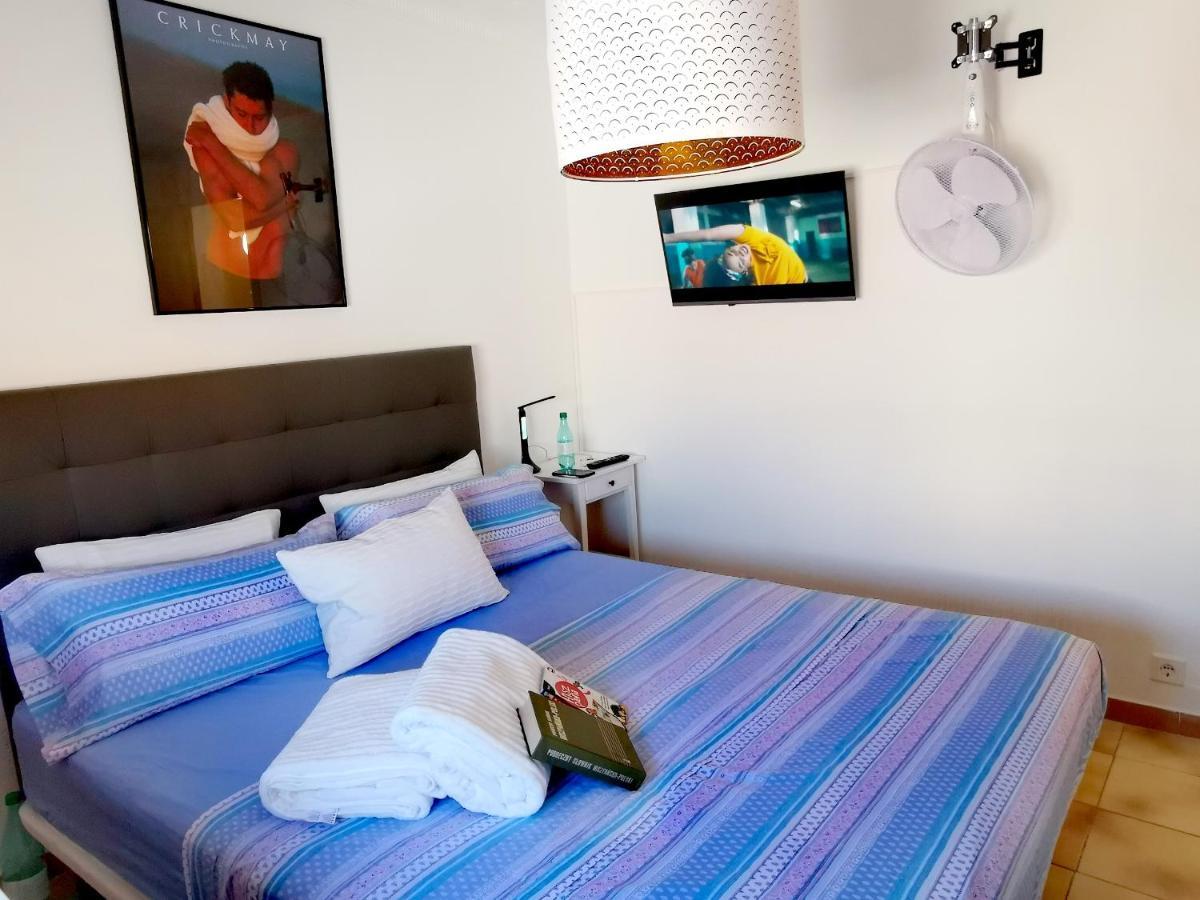 Apartamento Regina Apartment Фуeнхирола Екстериор снимка
