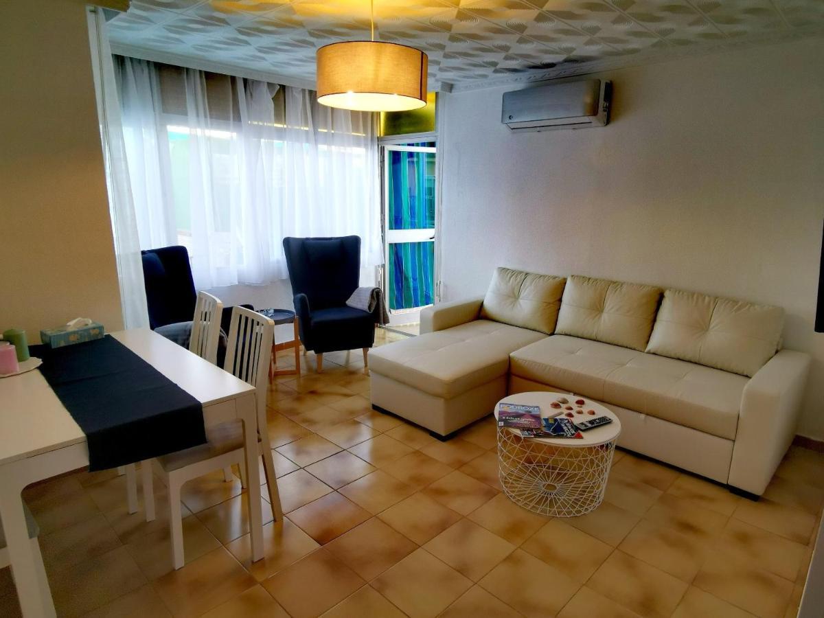 Apartamento Regina Apartment Фуeнхирола Екстериор снимка